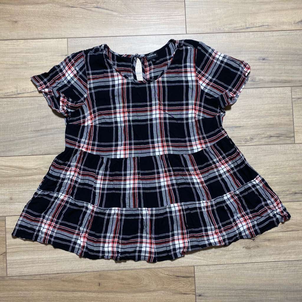 Torrid Womens Plaid Tiered Short Sleeve Rayon Top Size 1 Black Red White